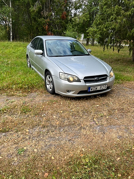Subaru Legacy 5 of 5