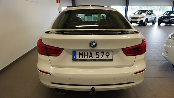BMW 320d 4 of 25