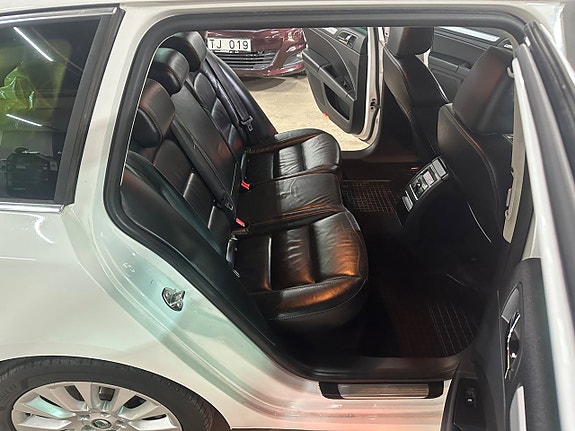 Skoda Superb 10 of 30
