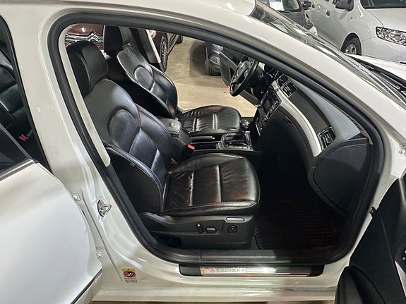 Skoda Superb 8 of 30