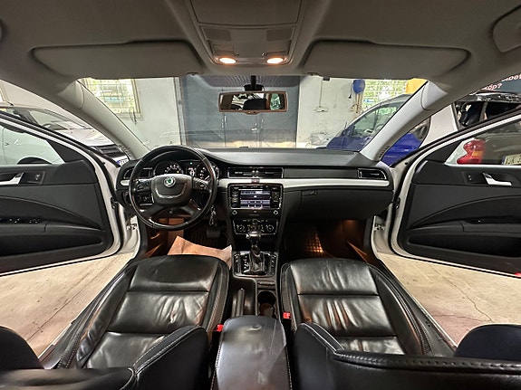 Skoda Superb 13 of 30