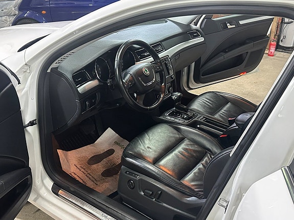 Skoda Superb 11 of 30