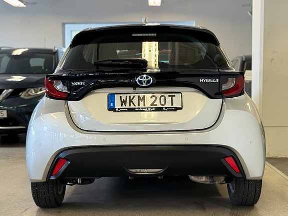 Toyota Yaris 5 of 13