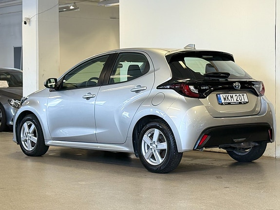 Toyota Yaris 6 of 13