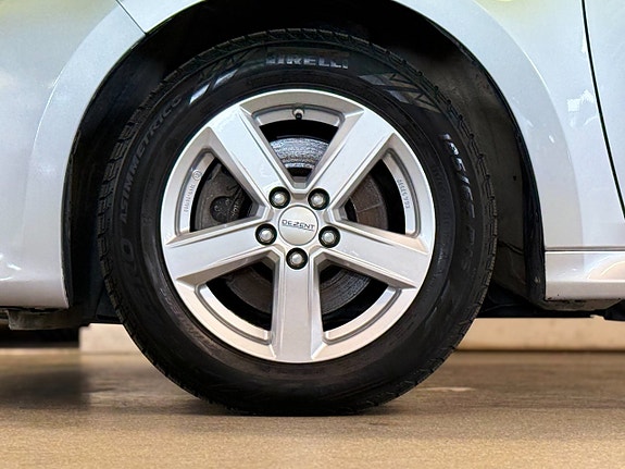 Toyota Yaris 13 of 13