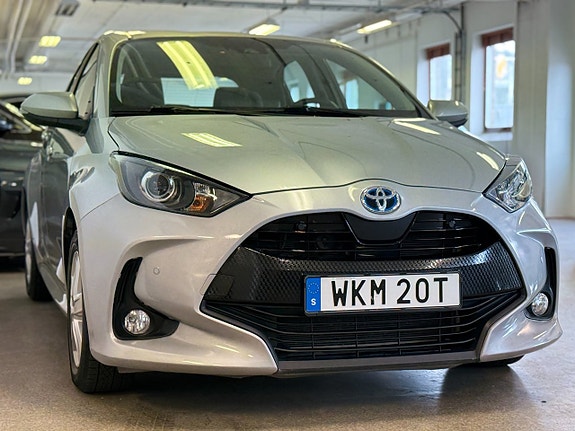 Toyota Yaris 3 of 13