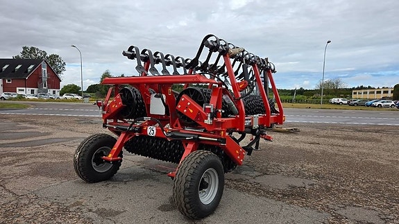Kverneland Actiroll 830 6 of 11