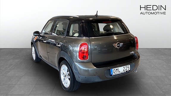 MINI Countryman Cooper D 2 of 9