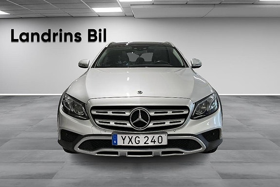 Mercedes-Benz E220 d 2 of 14
