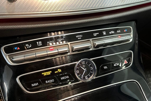 Mercedes-Benz E220 d 13 of 14