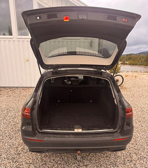 Mercedes-Benz E220 d 4 of 6