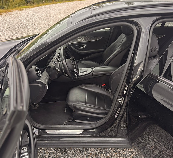 Mercedes-Benz E220 d 5 of 6