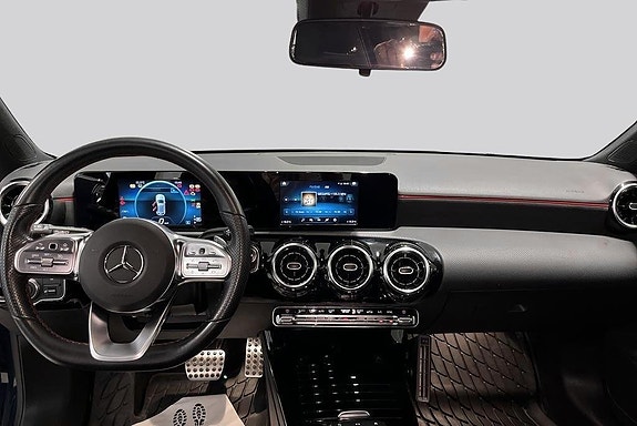 Mercedes-Benz A180 7 of 14