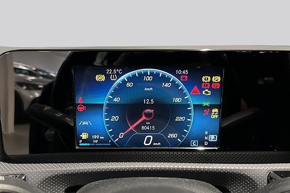 Mercedes-Benz A180 10 of 14