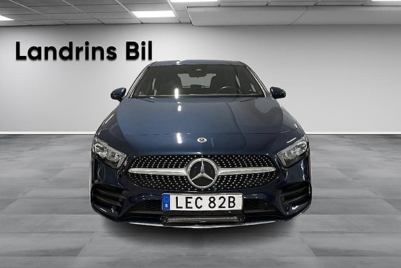 Mercedes-Benz A180 2 of 14