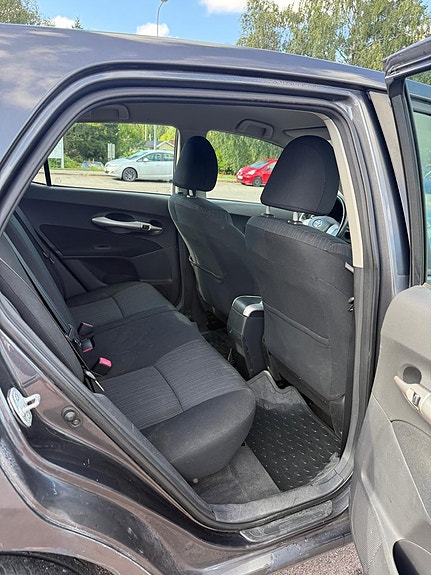 Toyota Auris 13 of 14