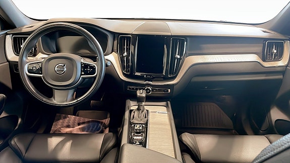 Volvo XC60 7 of 12