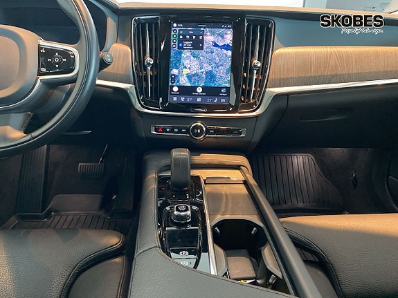 Volvo V90 Cross Country 12 of 27