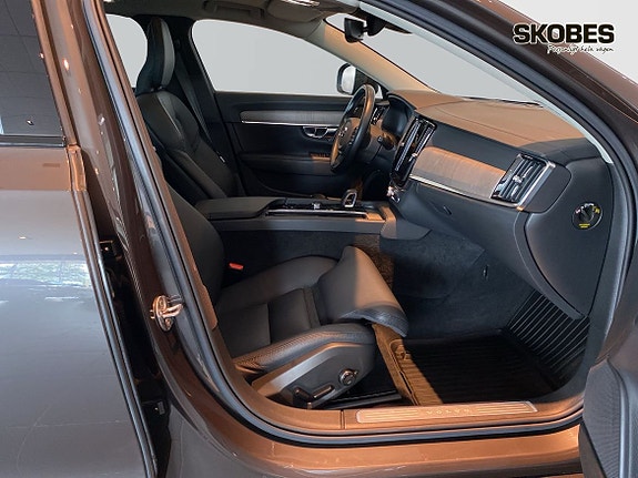 Volvo V90 Cross Country 11 of 27