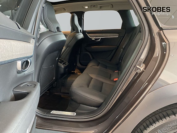 Volvo V90 Cross Country 9 of 27