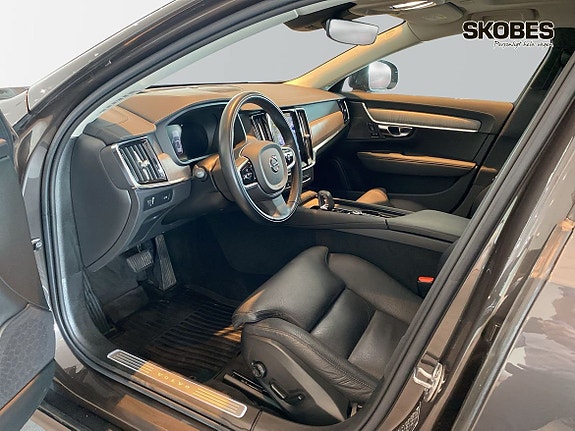Volvo V90 Cross Country 8 of 27