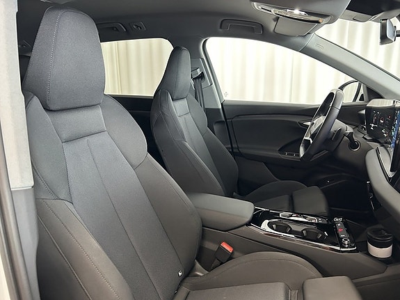Audi Q6 e-tron 8 of 9