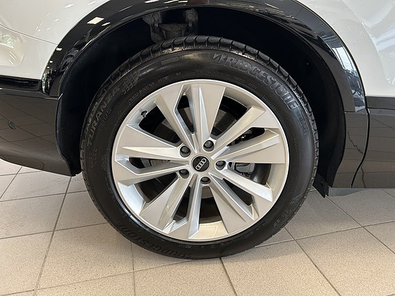 Audi Q6 e-tron 4 of 9