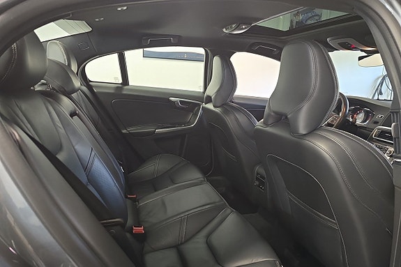 Volvo S60 9 of 19