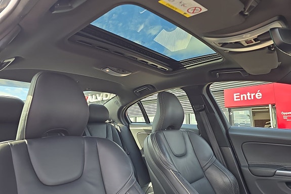 Volvo S60 16 of 19