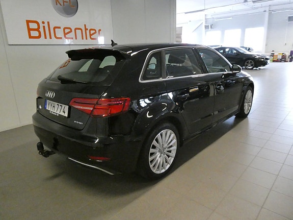 Audi A3 4 of 16