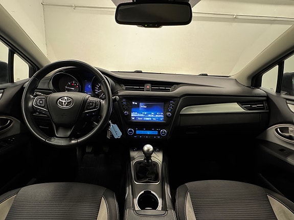 Toyota Avensis 12 of 21