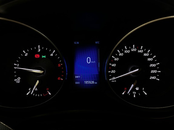 Toyota Avensis 14 of 21