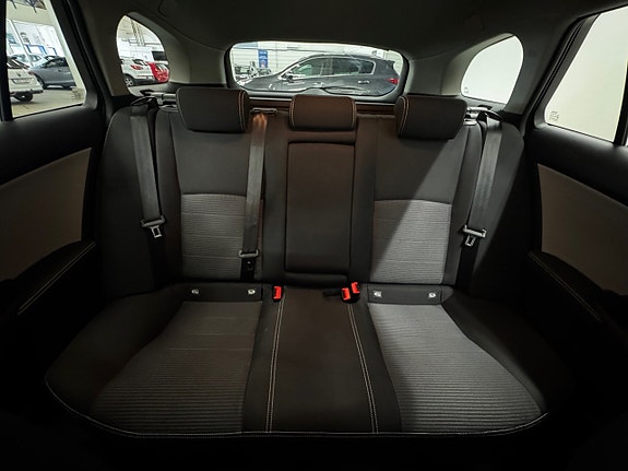 Toyota Avensis 11 of 21