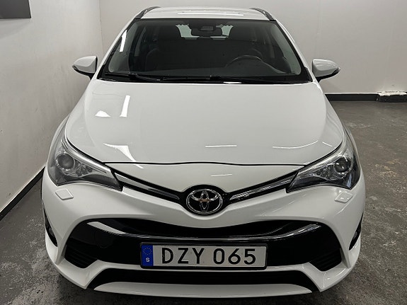 Toyota Avensis 3 of 21