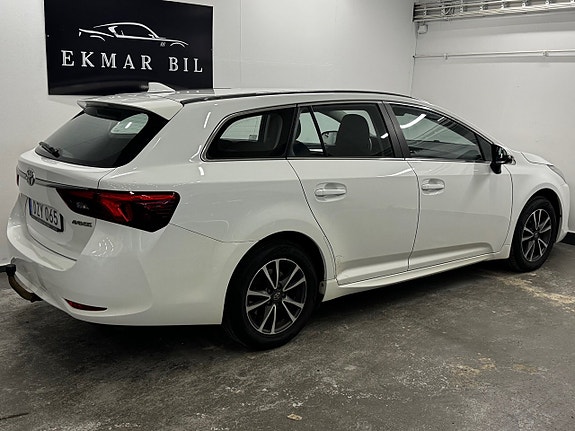 Toyota Avensis 4 of 21