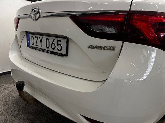 Toyota Avensis 21 of 21