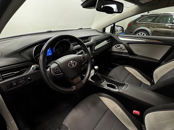 Toyota Avensis 9 of 21