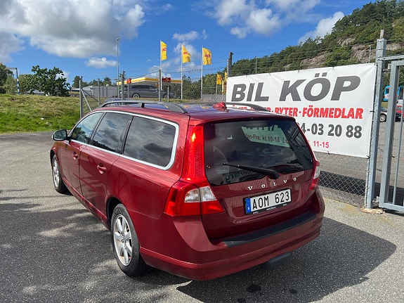 Volvo V70 4 of 14