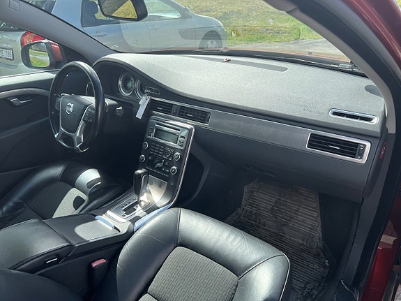 Volvo V70 6 of 14