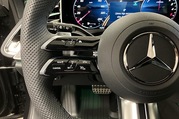 Mercedes-Benz E300 de 18 of 23