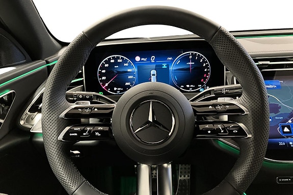 Mercedes-Benz E300 de 11 of 23