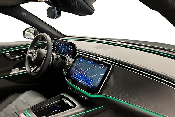 Mercedes-Benz E300 de 13 of 23