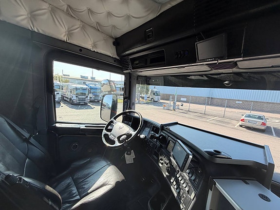 SCANIA R520 V8 SPRIDER-BIL LASTVÄXLARE TRIDEM 12 of 12