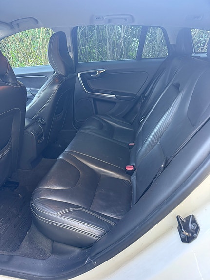 Volvo V60 5 of 7