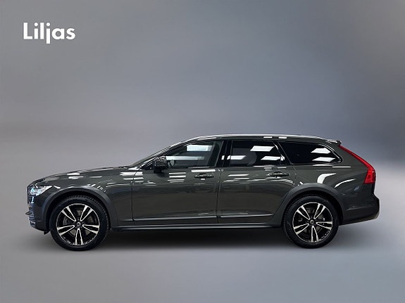 Volvo V90 Cross Country 3 of 14
