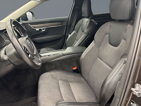 Volvo V90 Cross Country 6 of 14