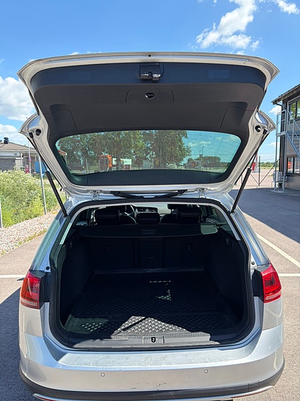 Volkswagen Golf Alltrack 4 of 7
