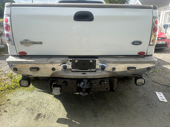 Ford F-350 5 of 9