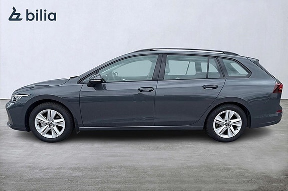 Volkswagen Golf VIII 2 of 15