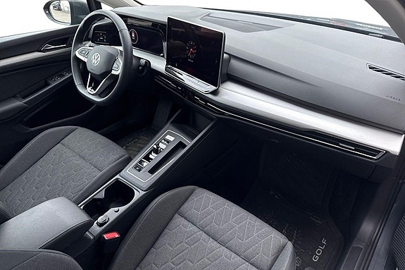Volkswagen Golf VIII 7 of 15